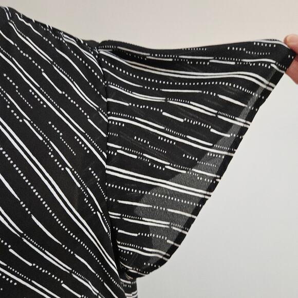 Maurices Black and White Women's Top Plus Size 1X Y Neck Tunic Dark Whimsical - Picture 5 of 14